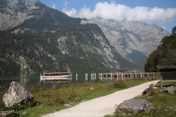 914481_ Schiff am Steg Knigssee-Sdufer in Alpen Wasserlandschaft Berkulisse Naturfoto Reisebild