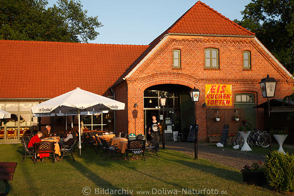 Hafencafé Biergarten Einkehr-Idylle Göpelhaus am Elbe-Fährhafen Neu Darchau
