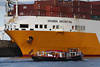Schiff Argentinagrande mit Container in Hamburg Besuch von Barkasse Blow Hafentour
