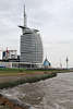 Bremerhaven Atlantic-Hotel Foto an Nordseeküste Außenweser imposantes a’la Dubai Gebäude