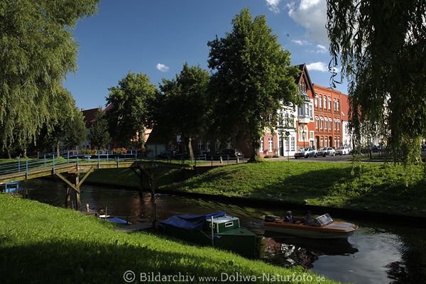 Friedrichstadt Gracht, Mittel-Brch, Wasserkanal-Brcke, Nordfriesland, Ferienort, Landschaftsbild