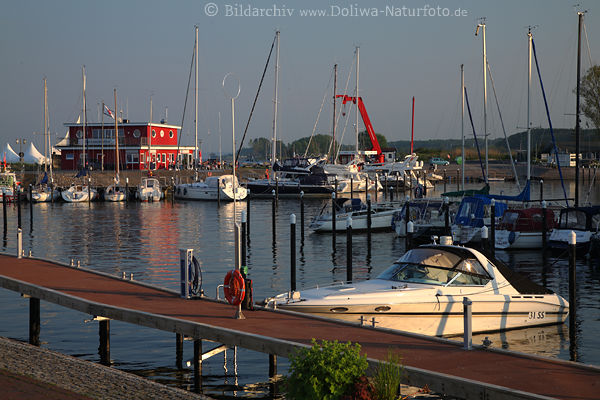 Damp Hafen am Meer Ostseeküste Jachtboote-Port