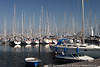 Jachthafen Segelboote Masten Foto am Himmel Heiligenhafen Wasser Boote Anlegestelle