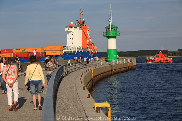MolenfeuerTravemnde Nordermolenbake grner Leuchtturm Ostsee-Trave-Einfahrt Schifffahrt Leuchtfeuer Meer