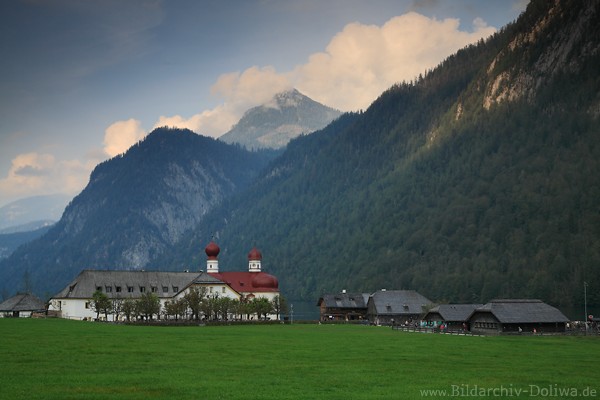 Sankt Bartholom Alpenblick Berglandschaft ber grne Wiese Halbinsel in Knigssee