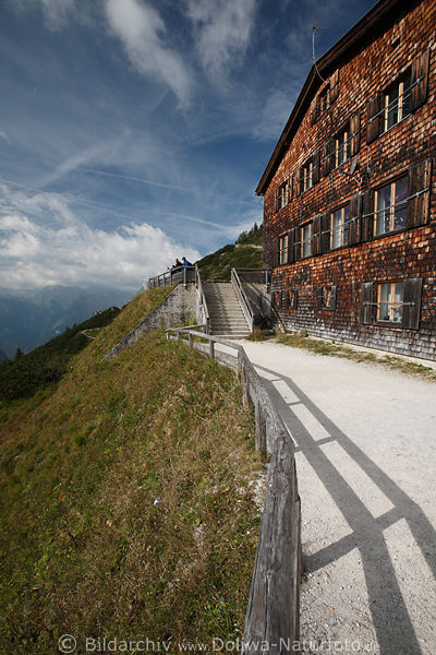 Terrasse Berggaststtte Jennerbahn Wanderer Ausblick in Wolkenhhe