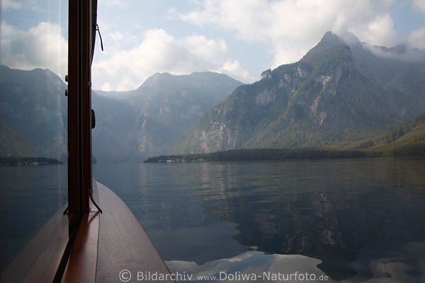 Knigsseefahrt in Wasserlandschaft Morgennebel Bergblick vom Schiffbord