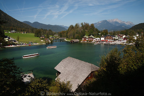 Hafenpanorama Knigssee Schiffe in Seebucht Wasser Bergblick Landschaft