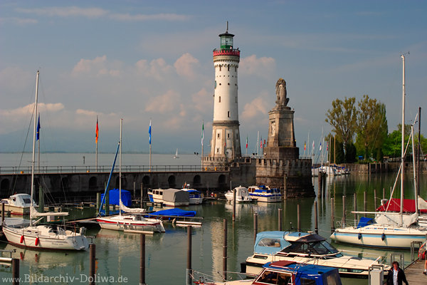 Wassermole Bodenseeinsel Lindau Leuchtturm Bayerischer Lwe Tageslicht Hafenbild