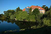 Bleckede Schloss Bauwerk am Wasser Elbtalaue Grnufer Landidylle Naturbild