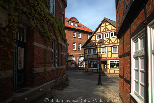 Drawehnertor Hitzacker Altstadt Backstein-Fachwerkbau Straenbild Gasse in Abendlicht