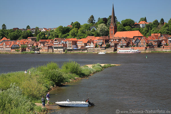 Lauenburg Elbufer Altstadt am Wasser grner Landstreifen