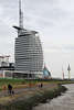 Bremerhaven Hotel Atlantic Hochhaus mit Meerpanorama Blick am Wasserufer Auenweser