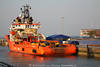 Schiff Normand Skarven Skudeneshavn ReiseBild in Hafenlandschaft Cuxhaven an Nordsee