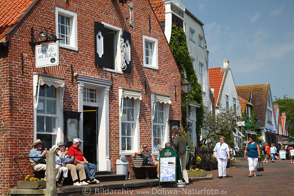 Eis-Caf am Hafen Greetsiel Deich Spaziergang Fischerort Urlaubsidylle