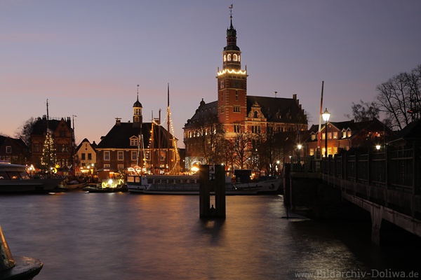 Leer Weihnacht Foto Museumshafen Wasserblick Rathaus Kirche Nachtlichter Brcke Bild