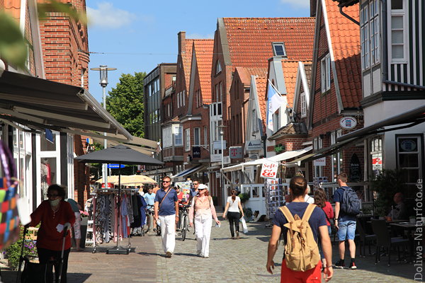 Einkaufsmeile Pln Fussgngerzone Urlaubsfeeling Lange Strasse Besucher