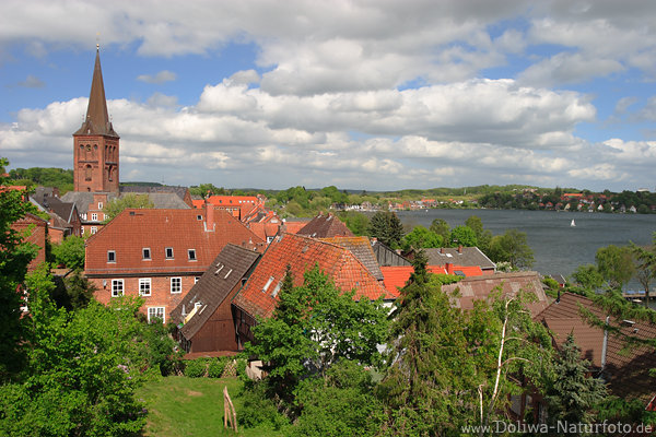 Pln am See Stadtdcher Kirchturm Bucht Wasserlandschaft Segelboot