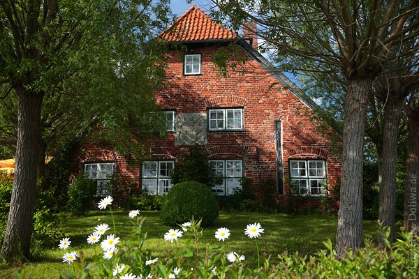 Rothenhusen Fhrhaus am Ratzeburger See historisches Gebude in Bumen Grnoase