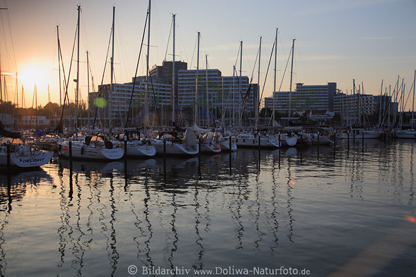 Damp Hotels Bootshafen Sonnenuntergang WasserPanorama