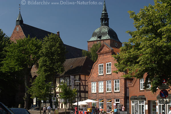 Burg Kirche Insel Fehmarn Backsteinbau historische Architektur Hauptgasse Straenbild